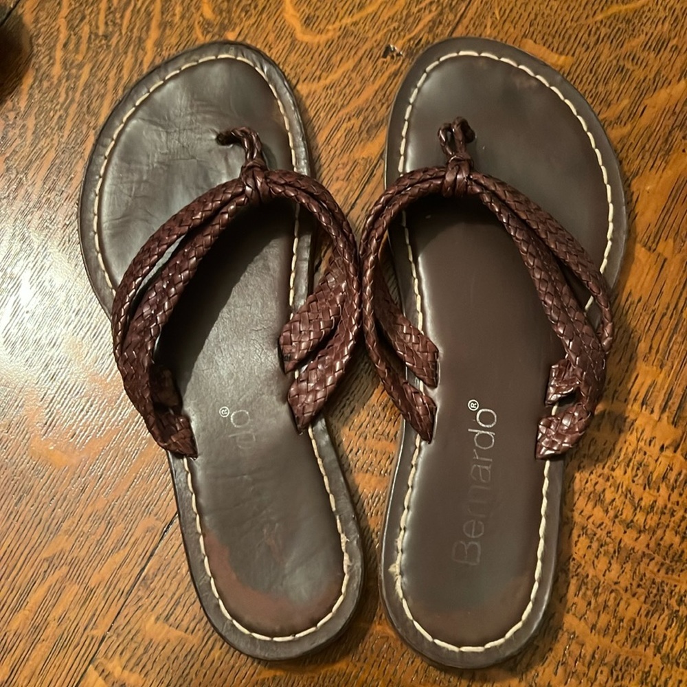 Bernardo Miami Thong Sandal ~ size 9M ~ brown braided - Picture 3 of 16